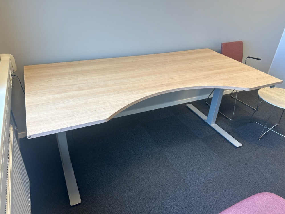 1545989-2 Office workplace with various office furniture - ROL Ergo and AJ