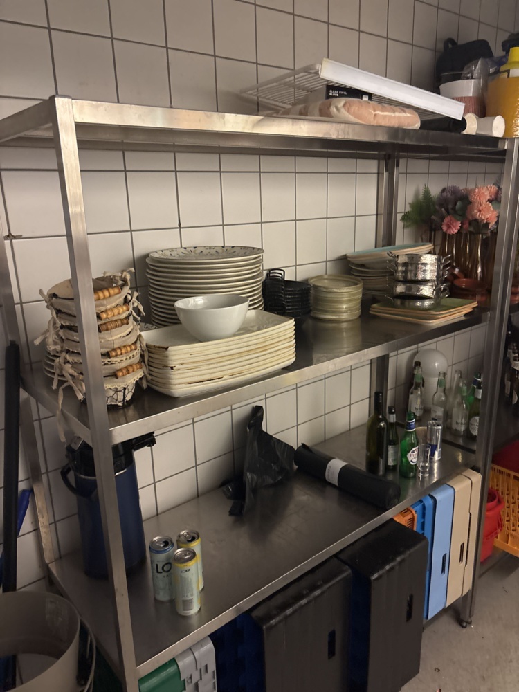 1425970-2 Shelves 2 pcs with contents