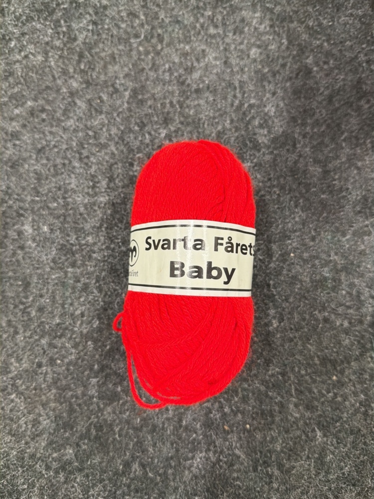 1582667-2 22 balls of yarn