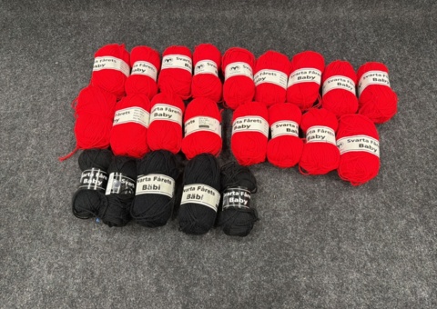 22 balls of yarn