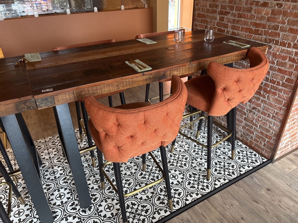 1425977-1 Restaurant furniture bar table