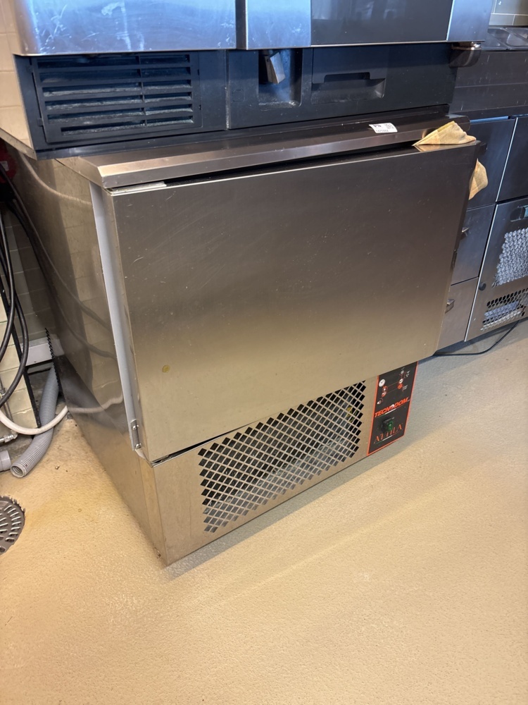 1425984-2 Blast chiller - Tecnodom Attila