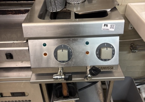 Deep fryer with stand - Zanussi