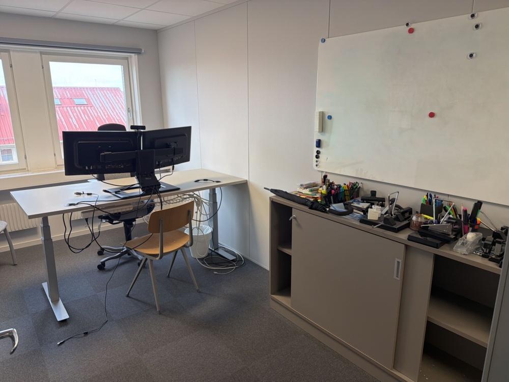 1566080-1 Office workplace with furniture and screens