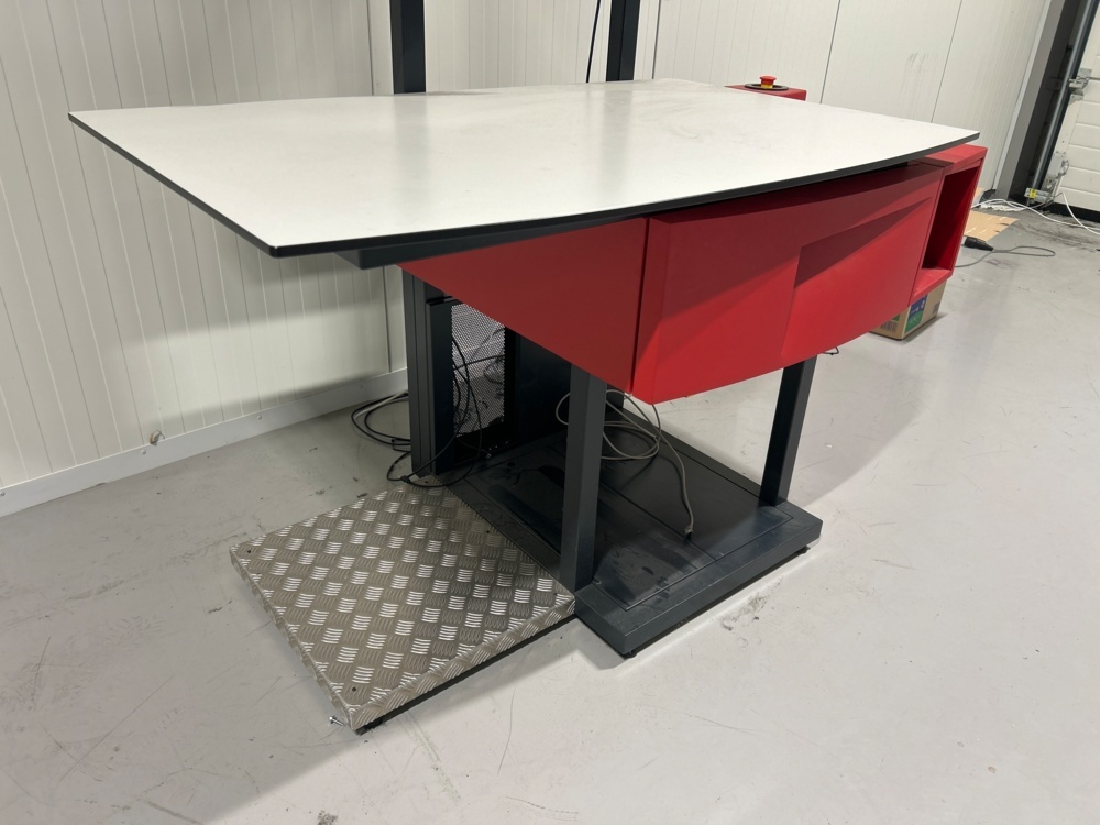 1545995-2 Workstation with lighting and 2 screens