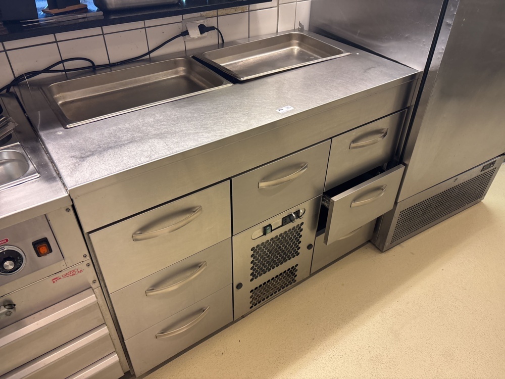 1425993-1 Cooling bench with cooling well for ink