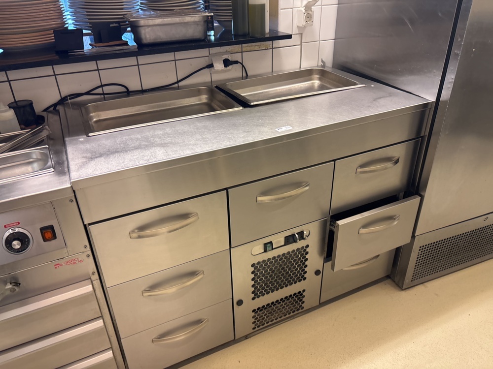 1425993-2 Cooling bench with cooling well for ink