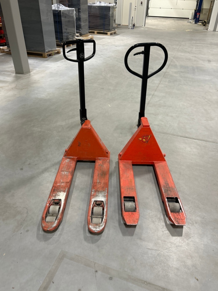 1545998-1 Pallet trucks 2 pcs - BT LHM230 and NV 2000