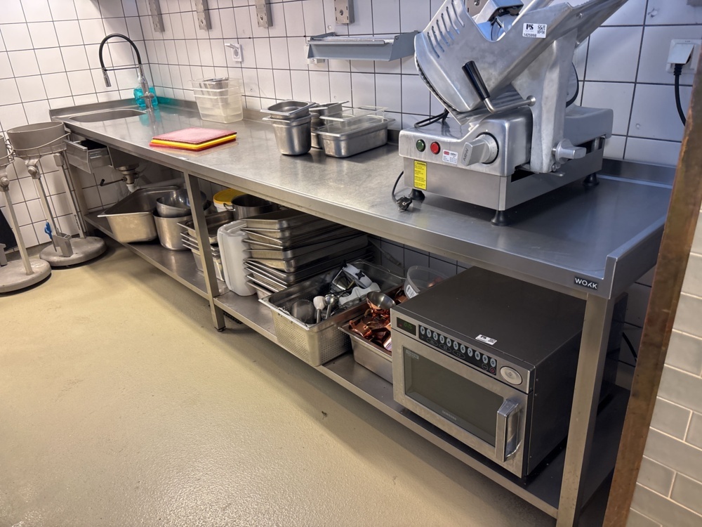 1426002-2 Stainless steel worktop with sink and mixer - WOKK