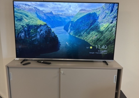 Bildskärm 65" med soundbar, baslåda och konferenskamera - Voxicon VXV665UA