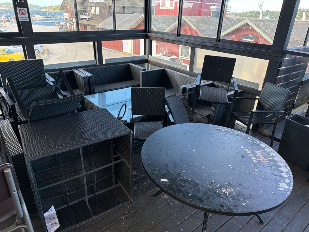 1566249-1 Large collection of restaurant furniture in artificial rattan and high tables and chairs