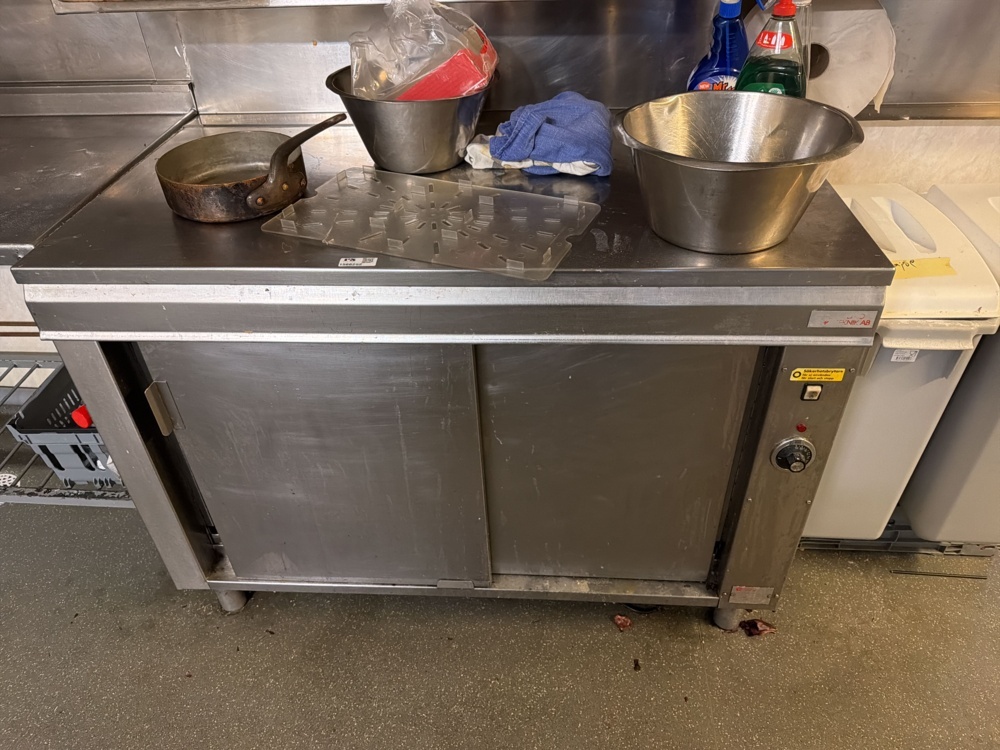 1566252-1 Warming bench - Gastro Teknik AB