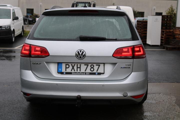 1515224-8 Volkswagen Golf Sportscombi 1.4 TGI (Bensin & Gas) BlueMotion DSG Sekventiell. 2015