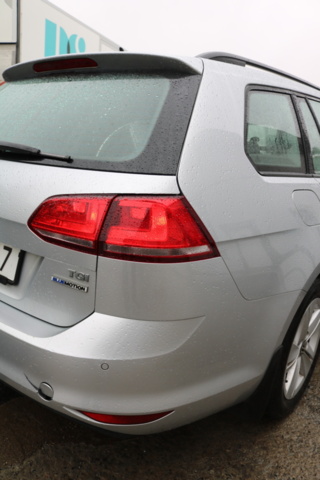 1515224-41 Volkswagen Golf Sportscombi 1.4 TGI (Bensin & Gas) BlueMotion DSG Sekventiell. 2015