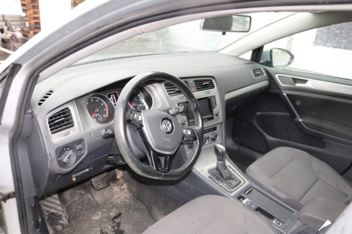 1515224-72 Volkswagen Golf Sportscombi 1.4 TGI (Bensin & Gas) BlueMotion DSG Sekventiell. 2015