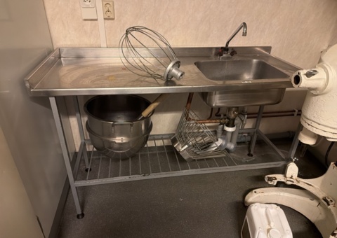 Kitchen counter with sink and mixer