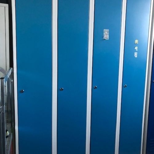 1540000-1 Omklädningskåp
