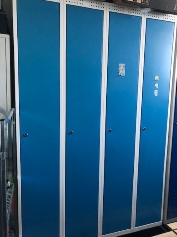 Omklädningskåp på auktion i Stockholm, Kungens Kurva hos PS Auction