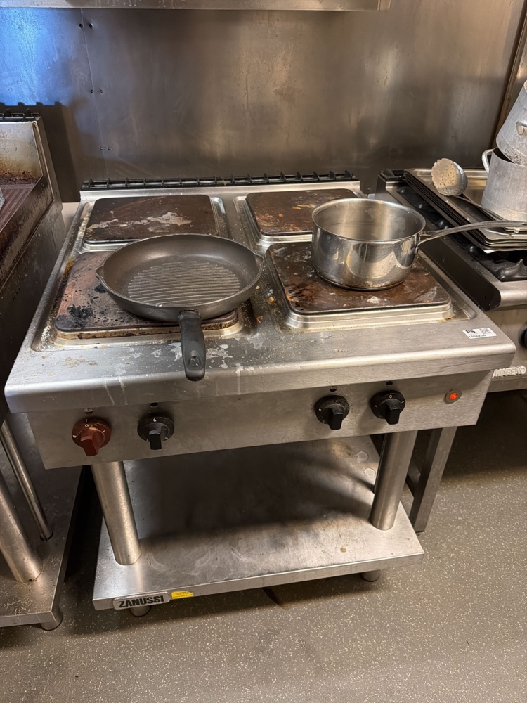 1566258-1 Stove with 4 cooking zones - Zanussi