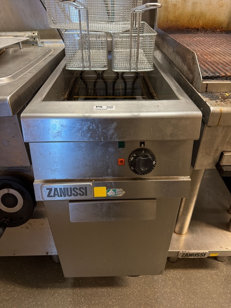 1566260-1 Deep fryer with frying baskets - Zanussi