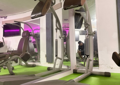 Complete gym equipment with 9 machines for circuit training - Technogym