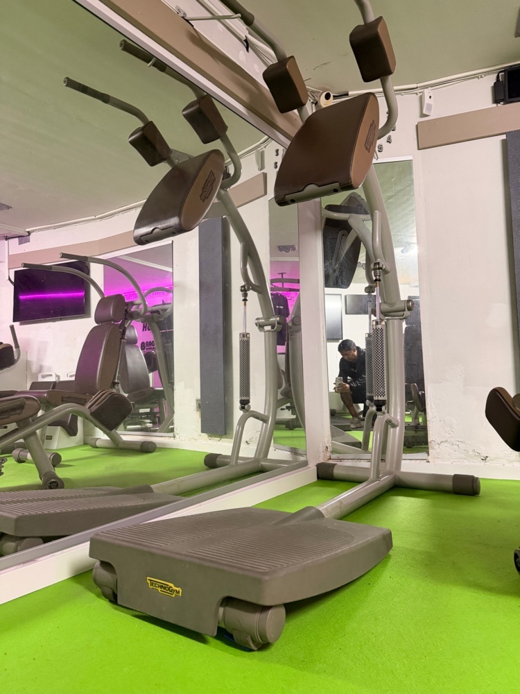 1540002-2 Complete gym equipment with 9 machines for circuit training - Technogym