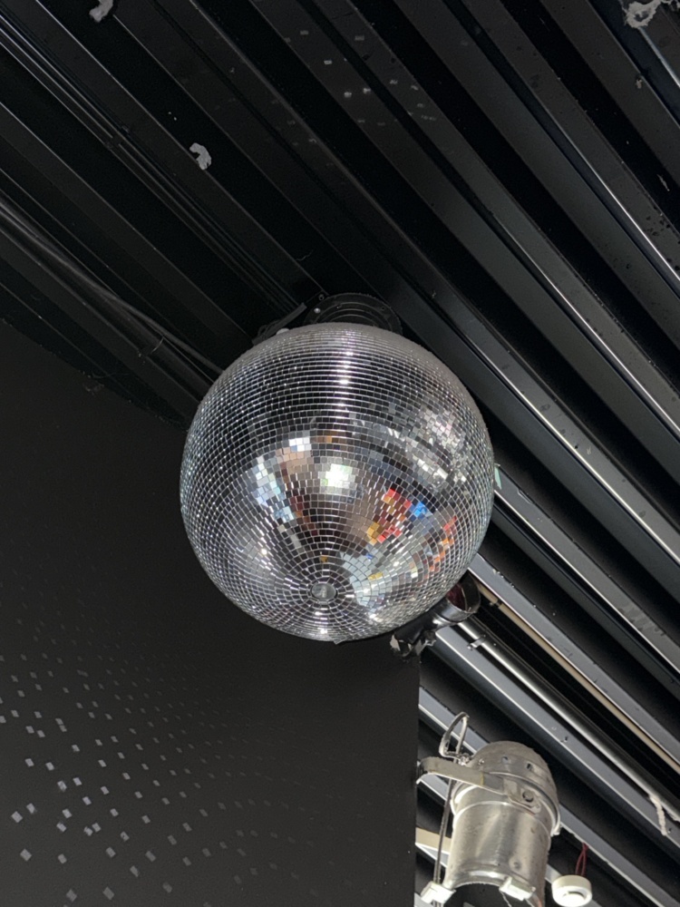 1566277-2 Collection of various sound and lighting equipment from dance floors