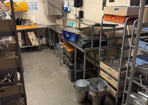 Dishwashing room - Hood dishwasher Wexiödisk WD-6C, benches, carts etc.