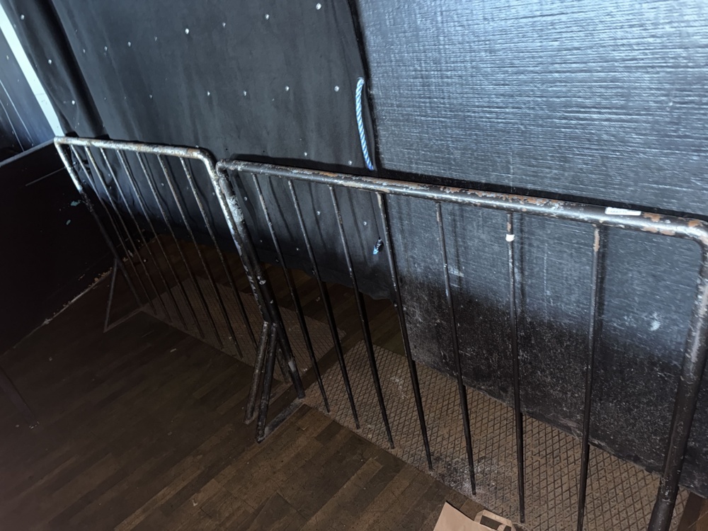 1566275-1 Metal fences/barricades 4 pcs
