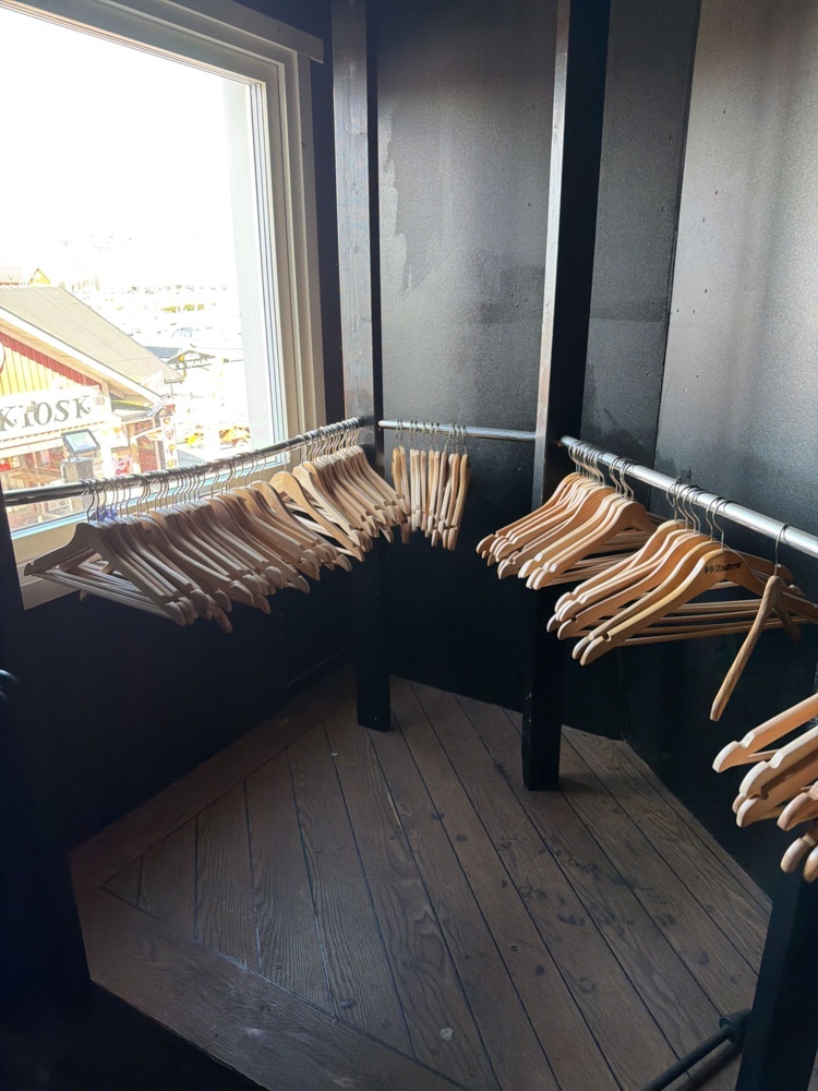 1566284-2 Collection of wooden hangers
