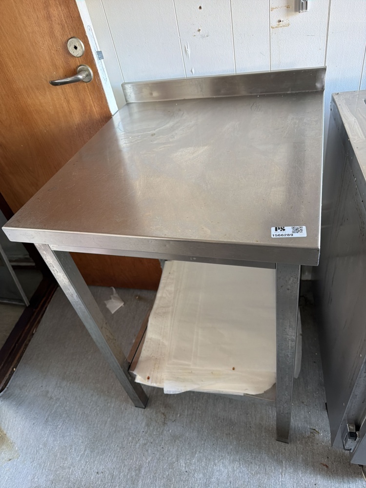 1566289-1 Stainless steel relief bench