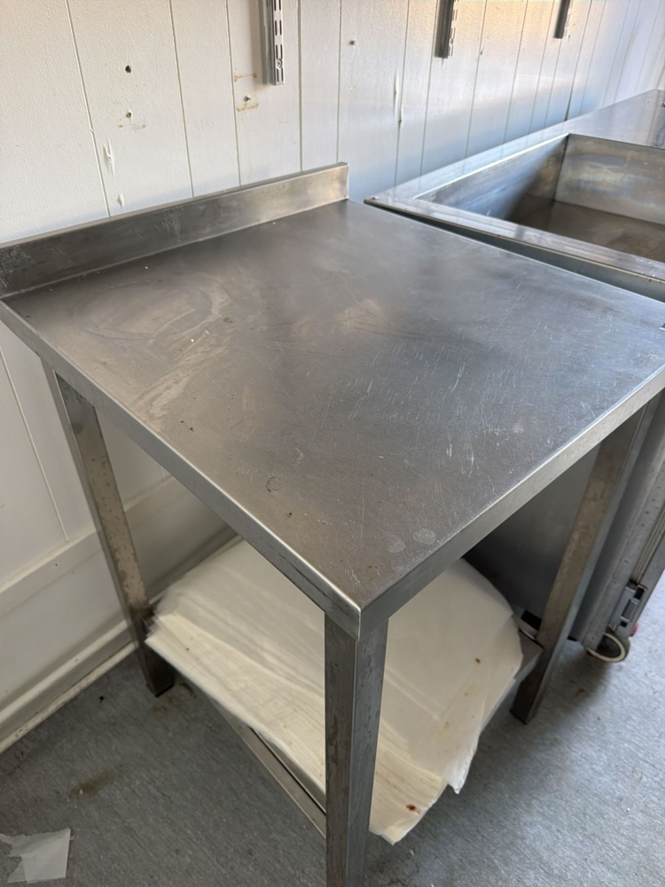 1566289-2 Stainless steel relief bench