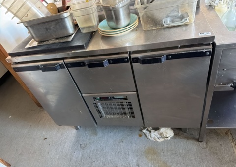 Cooling bench with cooling channel - Porkka