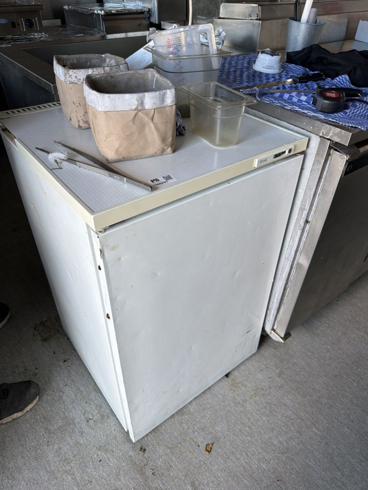 1566291-1 Freezer