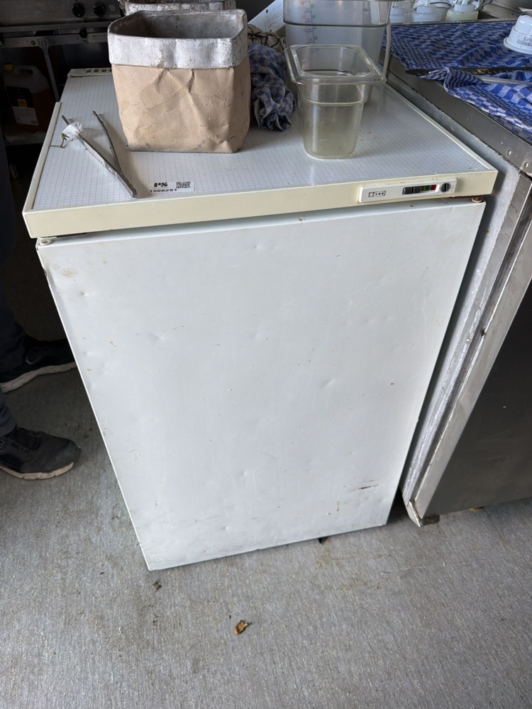 1566291-2 Freezer
