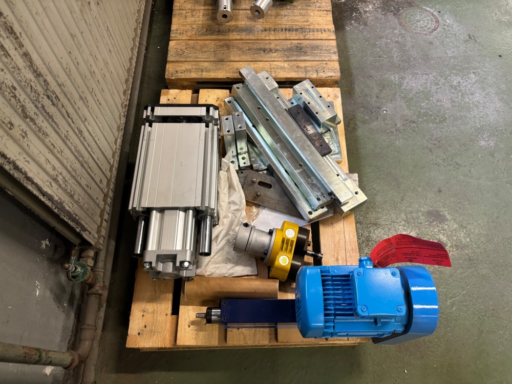 1563406-2 Gängenheter Suhner / MPA verktygsdelar