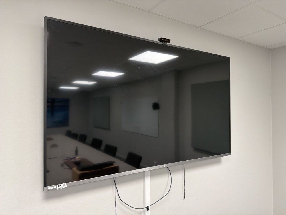 1566106-1 Bildskärm 75" med väggfäste - Voxicon VXS375UN