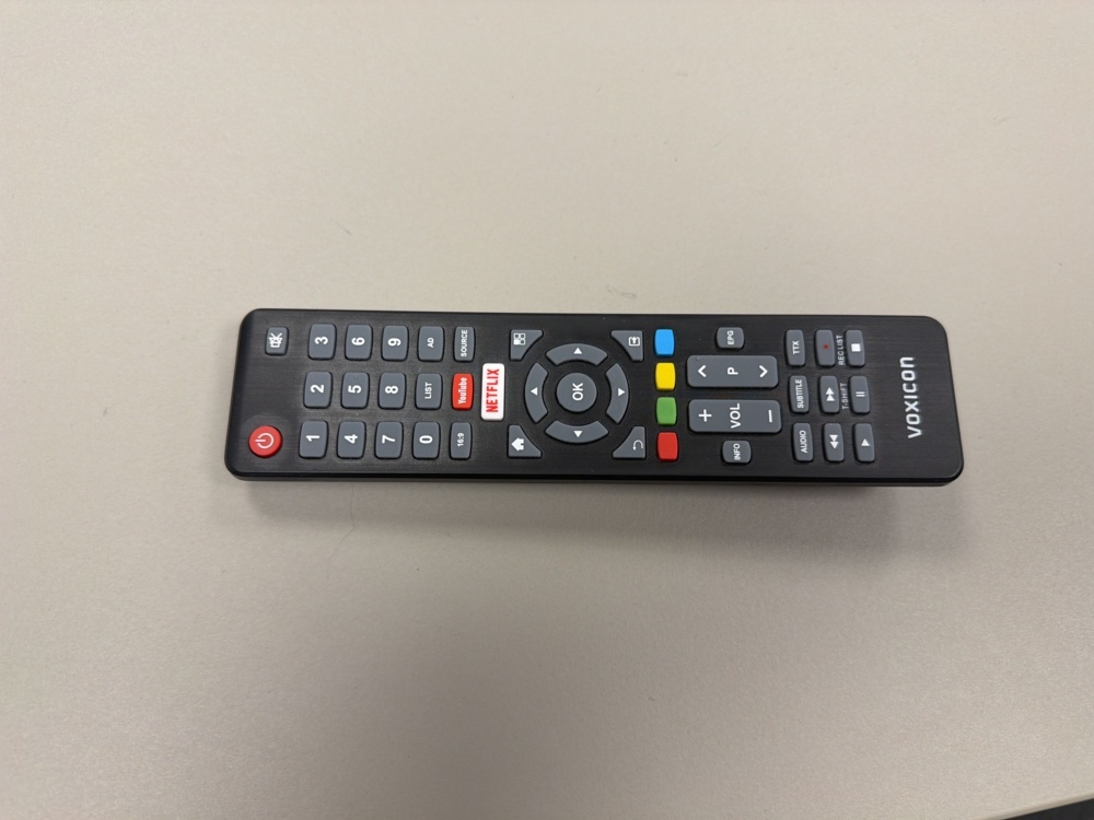 1566106-2 Bildskärm 75" med väggfäste - Voxicon VXS375UN