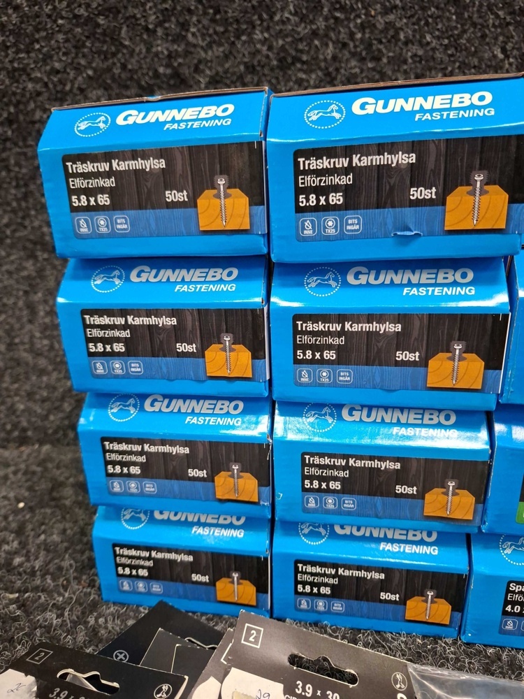 1581635-2 Wood screw Frame sleeve, Laminate screw, Window sheet metal screw etc., Gunnebo