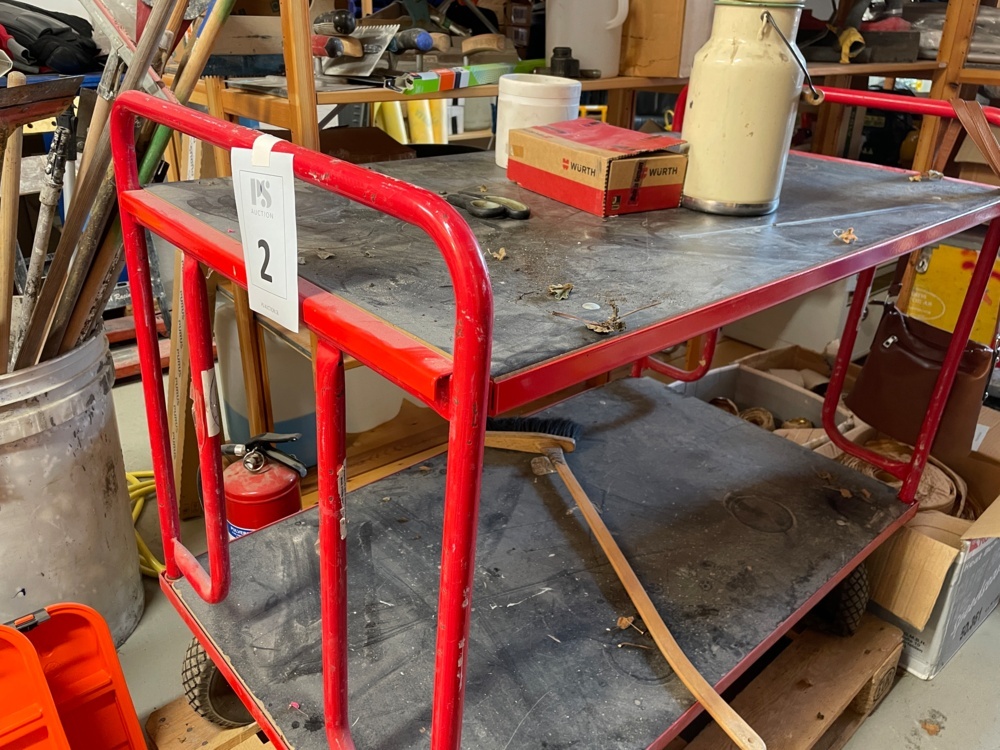 1583402-1 Service trolley on rubber wheels