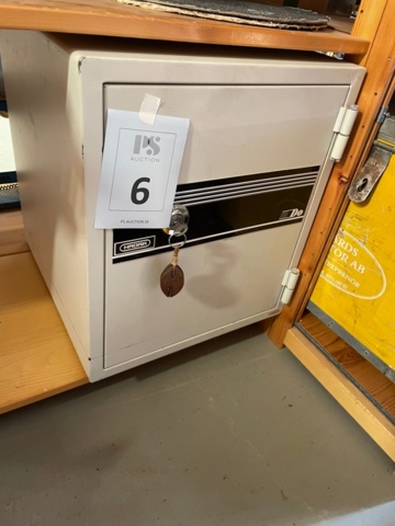 Kassaskåp HADAK 43 x 47 och H 51 på auktion i Jönköping, Gränna hos PS Auction