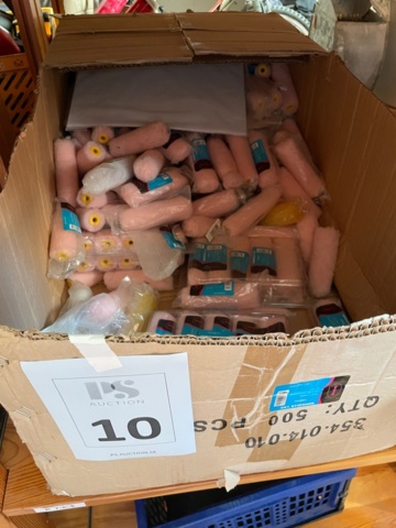 Målarrullar i kartong på auktion i Jönköping, Gränna hos PS Auction