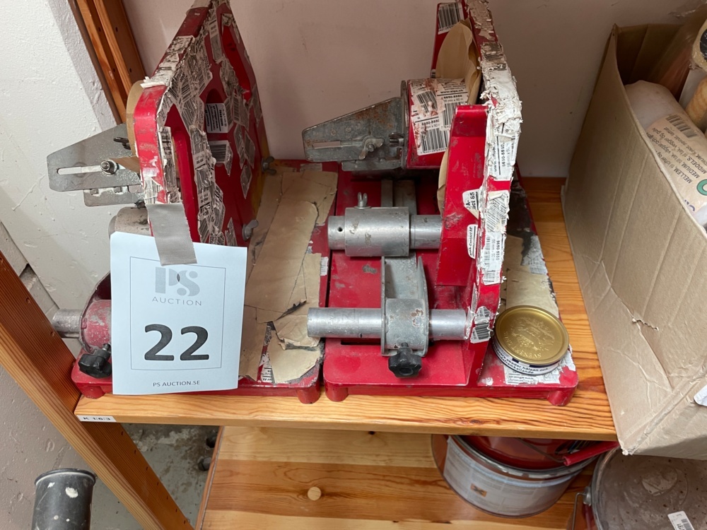 1583422-1 Dispenser for double-sided adhesive tape