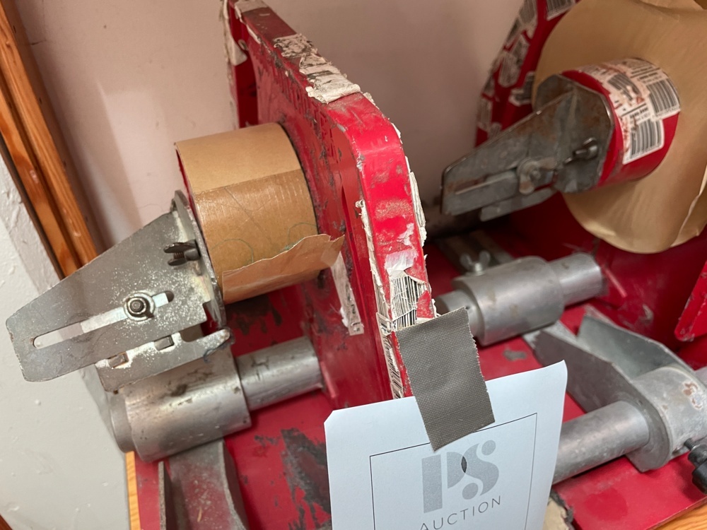 1583422-2 Dispenser for double-sided adhesive tape