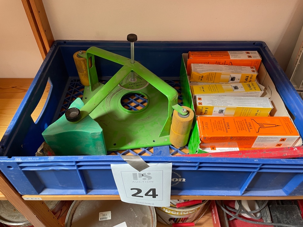1583424-1 Double-sided tape dispenser