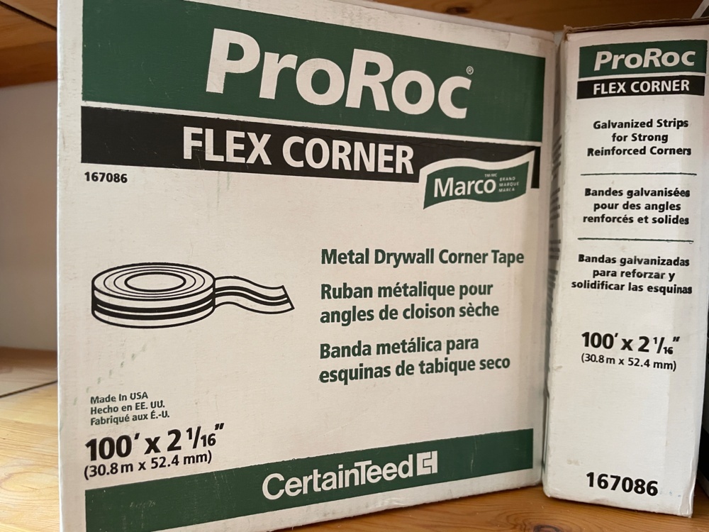 1583435-1 Corner protectors on roll