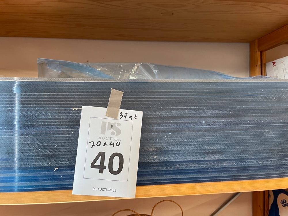 1583440-1 Plexiglass sheets 70 x 40, 32 pcs.