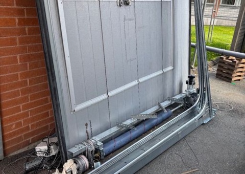 Sectional door with door 200x290 cm (Lindab - 2013)