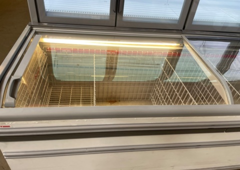 Floor freezer 250 cm