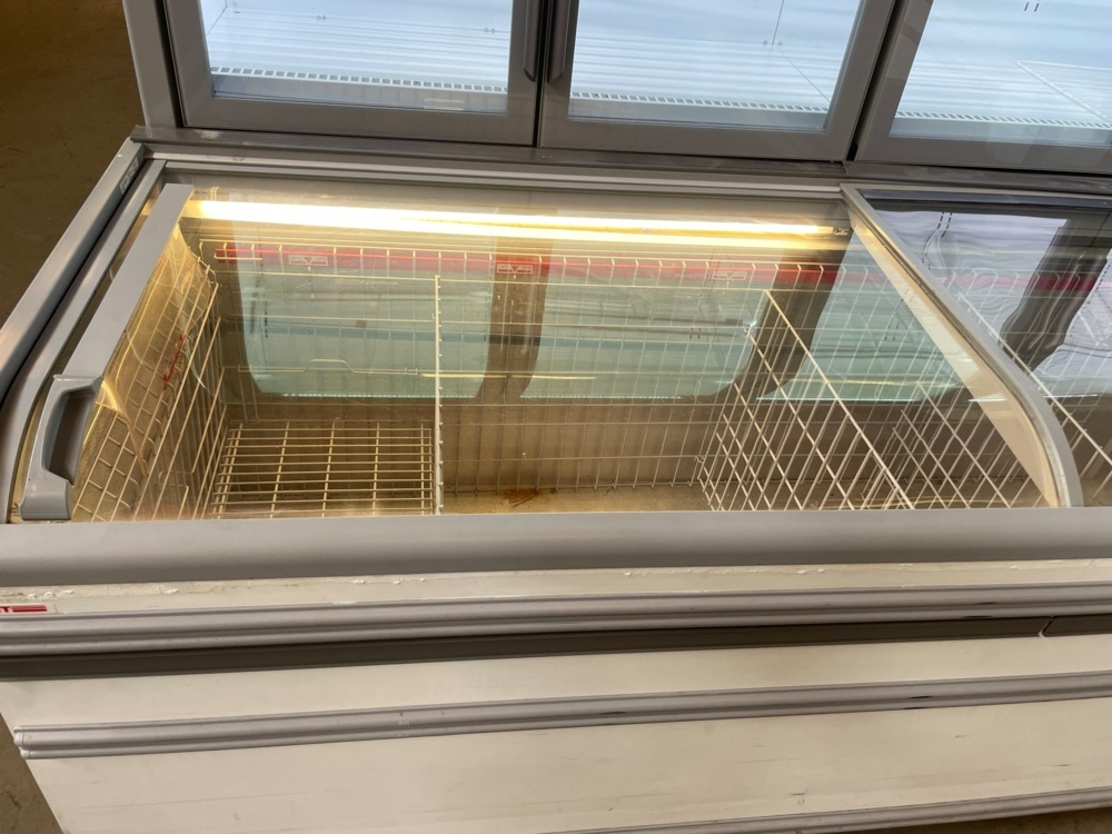 1584710-1 Golvfrys 250 cm